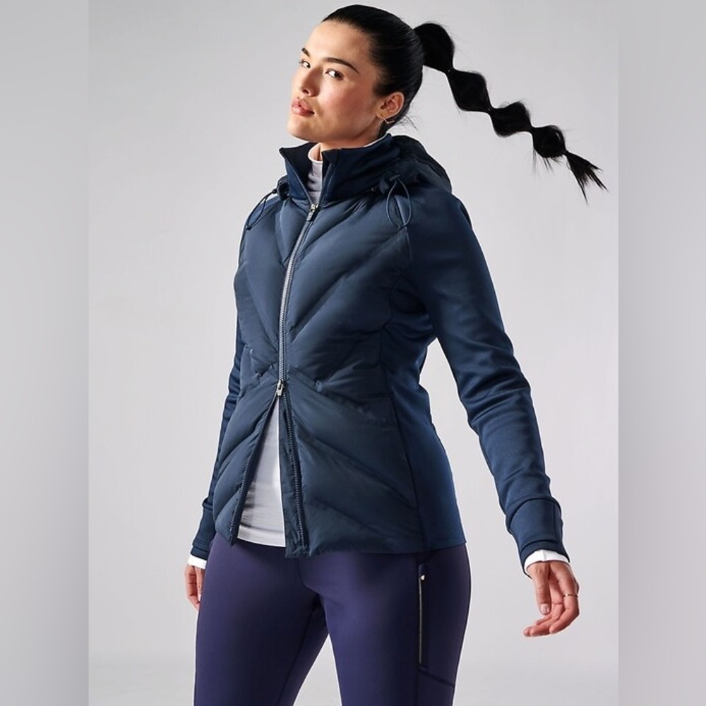 Athleta Navy Hooded Quilted Puffer Jacket. $219 MSRP. LIKE NEW!